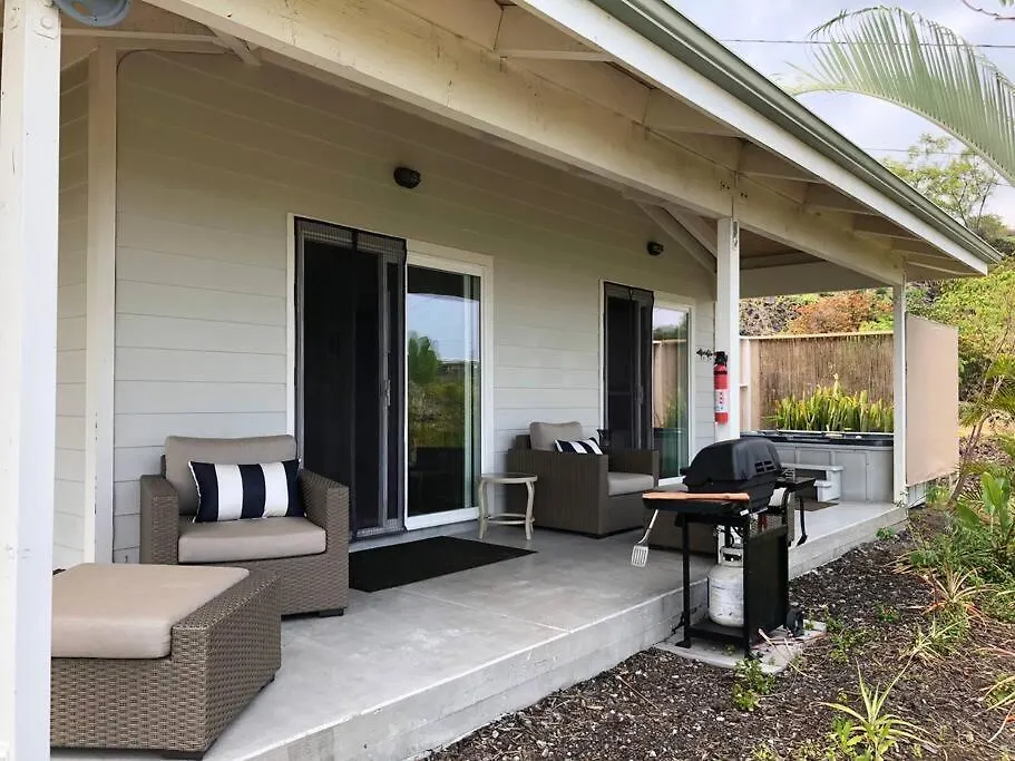 The Pineapple Express Hot Tub Volcano 65 Mi Away Papa Bay Holiday home