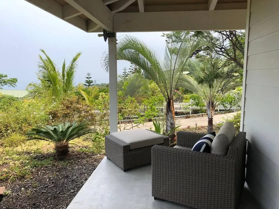 The Pineapple Express Hot Tub Volcano 65 Mi Away Papa Bay Holiday home